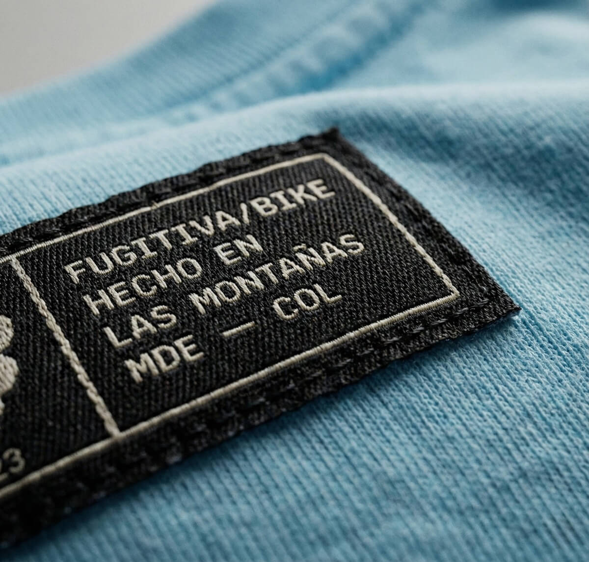 CAMISETA ELEMENTAL MANGA CORTA COLOR AZUL CLARO