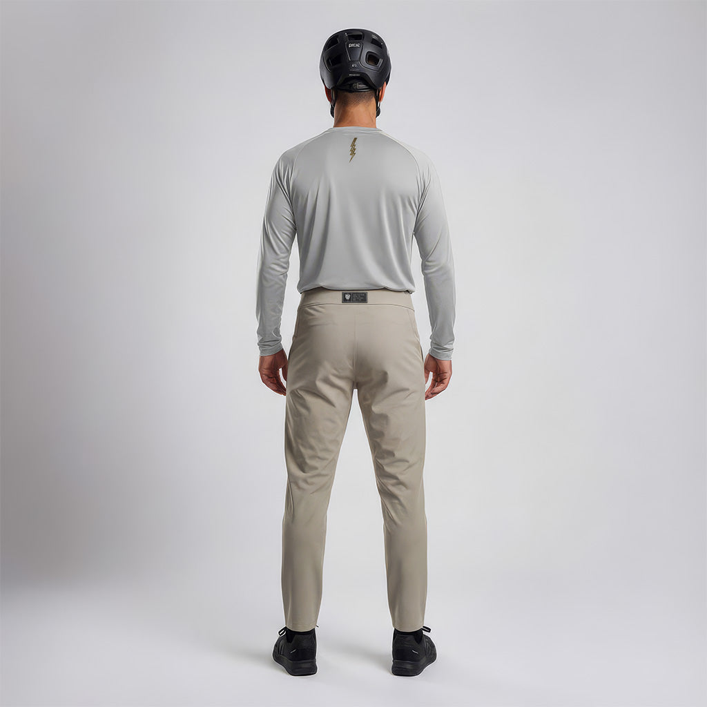 COMBO | Jersey FGTV Manga Larga Off White | Pantalón Fugitiva Alpha - Arena