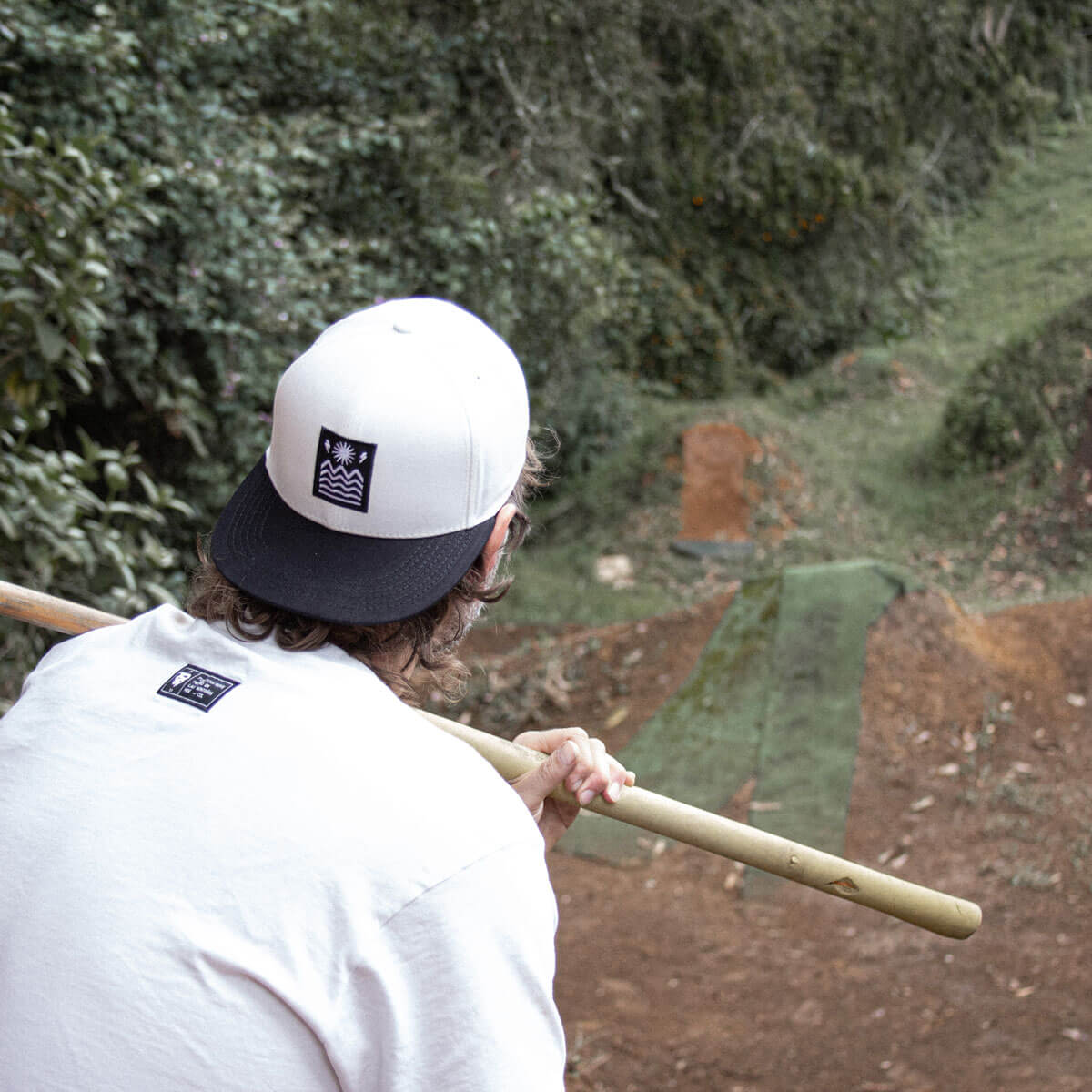 GORRA ELEMENTAL BLACO MARFIL / NEGRO